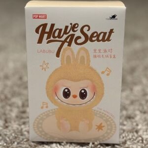 Pop Mart, Labubu - Have A Seat (HeHe)